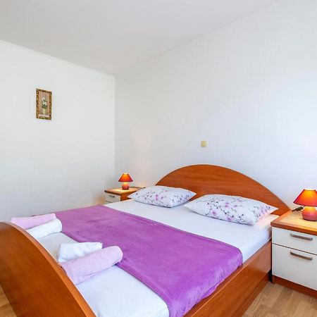1 Bedroom Beautiful Apartment In Duće Exterior foto